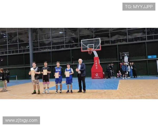 篮球激情燃动青春赛场展现团队力量与拼搏精神