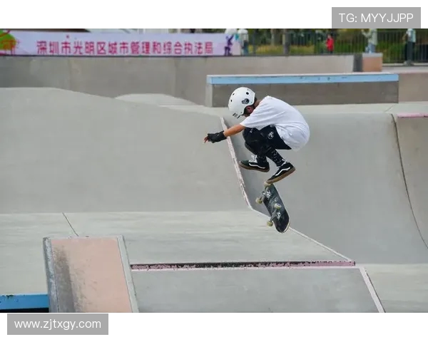 深圳滑板队荣登滑板节奏排行榜第六名展现青春活力与团队精神 深圳滑板队荣登滑板节奏排行榜第六名展现青春活力与团队精神