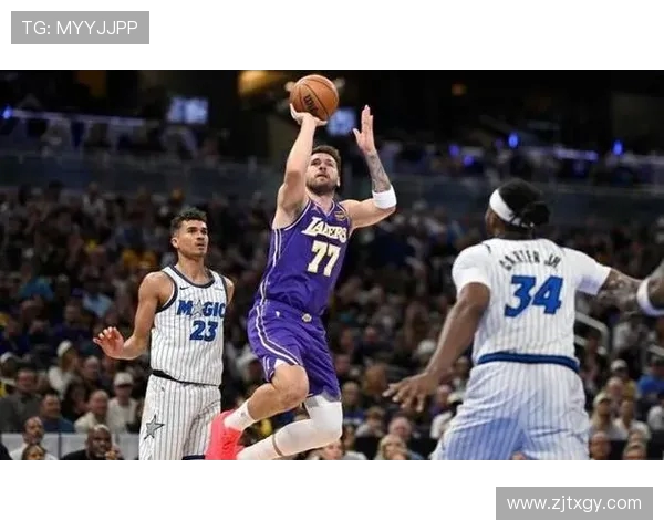 休斯顿迪纳摩对阵蒙特瑞精彩直播全程回顾与赛后分析 休斯顿迪纳摩对阵蒙特瑞精彩直播全程回顾与赛后分析